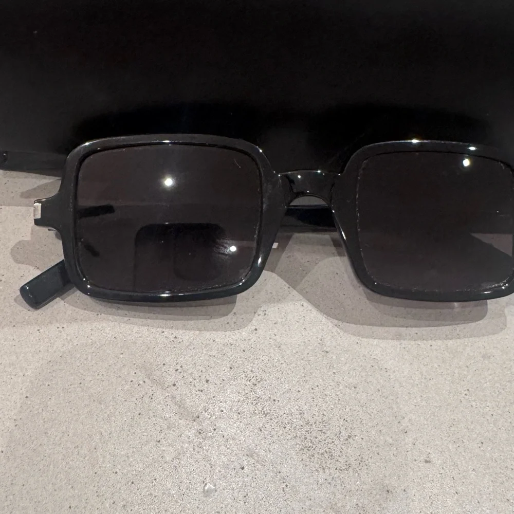Saint Laurent Glossy Black Sunglasses with Case‎ - Picture 2 of 5